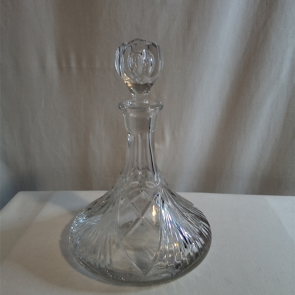 Gorham  Crystal Cut  Ships Decanter with stunning Stopper Beautiful Condition